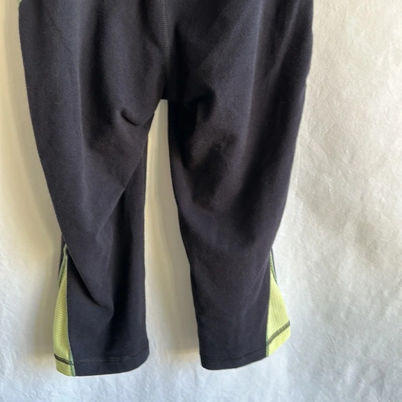 Fila Sport black and green capris exercise leggings, size S - Picture 6 of 8